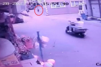 Bursa'da şaka gibi kaza...Boş yolda kafa kafaya çarpıştılar