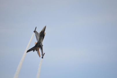 SOLOTÜRK'ten nefes kesen gösteri