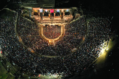 1800 yıllık antik tiyatroda müzik şöleni