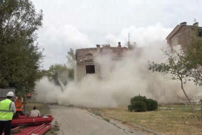 Bursa'da 5 katlı bina yerle bir oldu!