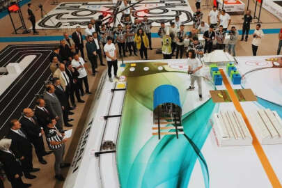 Bursa'da öğrenciler robotlarıyla büyüledi