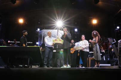 Yenişehir Biber Festivali'nde Hakan Altun ve Merve Özbey rüzgarı