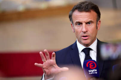 Macron: “Büyükelçimiz Nijer’de rehin tutuluyor”