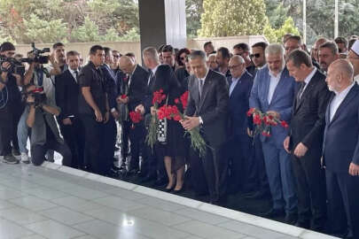 Adnan Menderes ve arkadaşları mezarı başında anıldı