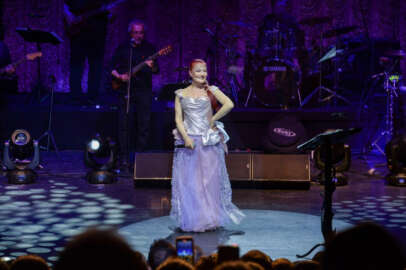 Bursa'da Candan Erçetin rüzgarı