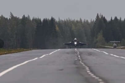 F-35A savaş uçakları ilk kez otoyola iniş yaptı