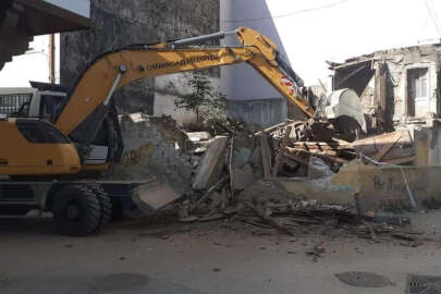 Osmangazi'de metruk binalar ortadan kalkıyor
