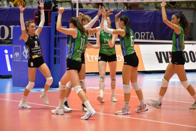 Nilüfer çeyrek final biletini kaptı