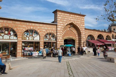 Bursa'da tarihi çarşıda aslına dönüş