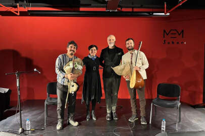 Bursa'da kabak kemane ve bağlamayla halk müziği gecesi