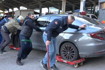 Bursa'da pazarcı esnafından kaydıraklı çözüm! Bu şekilde çekiyorlar