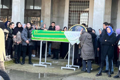 Bursa'da 10. kattan düşerek hayatını kaybeden genç kadın toprağa verildi