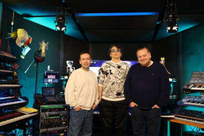 Ersay Üner’den Bol Sürprizli Bir Albüm Geliyor