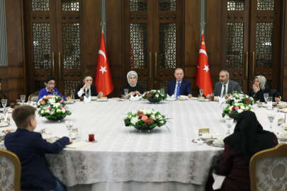 Erdoğan, Ramazan ayının ilk iftarını şehit aileleriyle yaptı