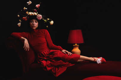 Zeynep Bastık’ın Yeni Şarkısı ‘lan’ 3 Platformda 1 Numara!