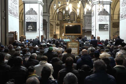 Ramazan'ın ilk cumasında Ulu Cami doldu taştı