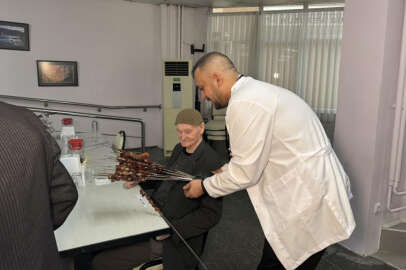 Ramazanda huzurevi sakinleri ve şehit ailelerini unutmadı