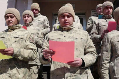 Askerler çocukların mektubuyla duygulandı