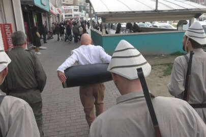 Çanakkale Zaferi’nin 109. yılına özel gösteri Bursa sokaklarında beğeni topladı