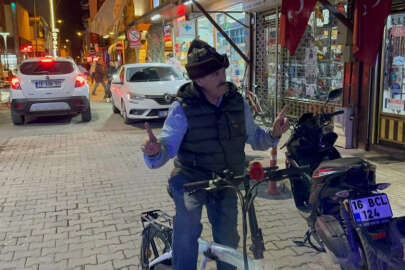 Bursa'da başkan adayı kahve kahve gezip oy istiyor