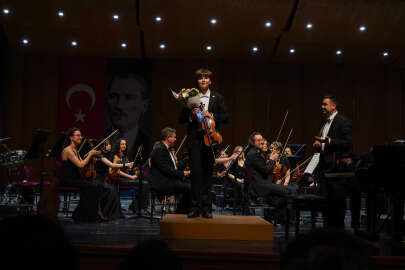 Çocuk solist Kıvanç Sakder performansı ile beğeni topladı