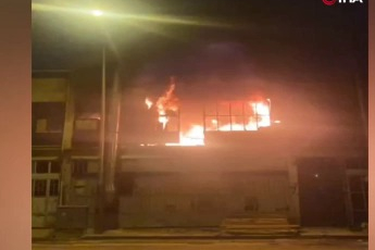 Bursa'da mobilya imalathanesi alev alev yandı