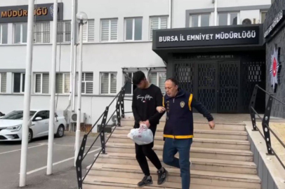 Burs'da  polis, motosiklet hırsızını vatandaşın motosikletiyle kovaladı