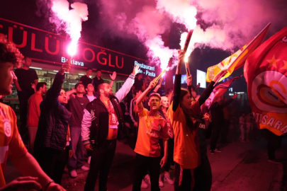 Galatasaray taraftarları Bursa'da şampiyonluğu coşkuyla kutladı