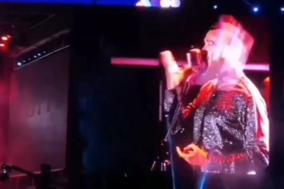 Van’da Cem Adrian’a çirkin saldırı