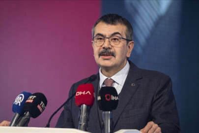 Bakan Tekin'den Instagram ve Roblox açıklaması