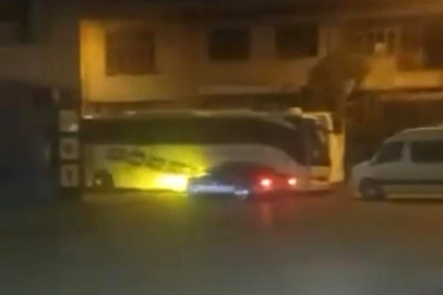 Bursa'da drift atıp park halindeki otobüse böyle çarptı