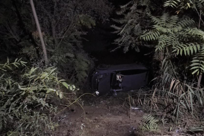 Bursa'da kontrolden çıkan otomobil dereye uçtu