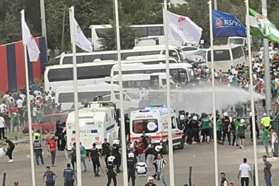 Bursaspor-Düzcespor maçında ortalık karıştı