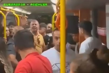 Bursa'da metroda yer verme kavgası