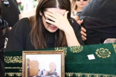 İrem Sak babasına veda etti