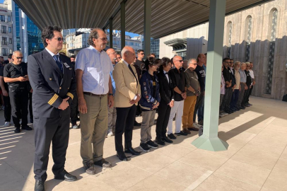 Bursa'da uçak kazasında hayatını kaybeden pilot Ünal Aster son yolculuğuna uğurlandı