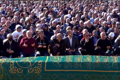 FETÖ elebaşı Gülen’e stadyumda cenaze töreni düzenlendi