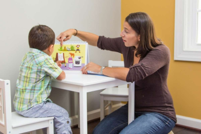 Konuşma bozukluğu olan çocuklar için etkili tedavi yöntemleri