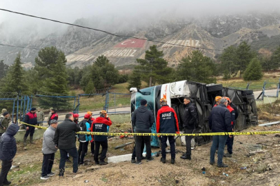 Feci otobüs kazasında can pazarı: 1 ölü, 24 yaralı