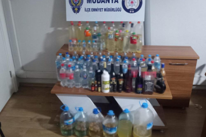 Bursa'da yılbaşı öncesi 127 litre sahte alkol ele geçirildi