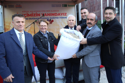 Büyükşehir’le toprak bereketleniyor, çiftçi kazanıyor