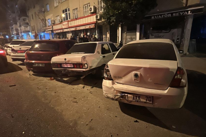 Kontrolden çıkan otomobil 5 araca çarptı: 3 yaralı