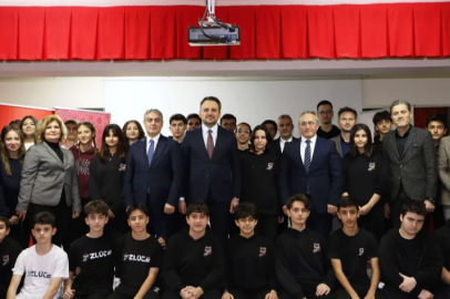 Dr. Enes Eminoğlu, Bursa'da gençlerle buluştu