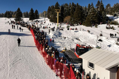 Uludağ'da izdiham! Pistler ana baba günü...
