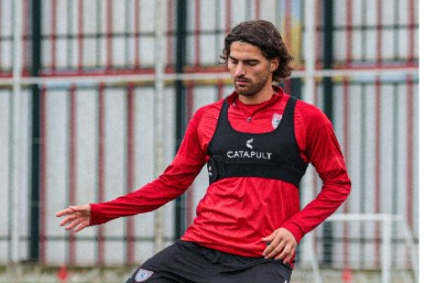 Timsah takviye işini sıkı tutuyor