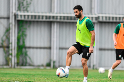 Timsah’a golcü aranıyor!