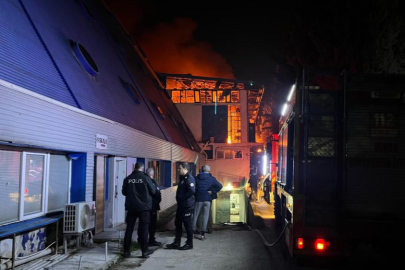 Gemlik'te kötü kokuların geldiği gemi AFAD ekiplerince incelendi