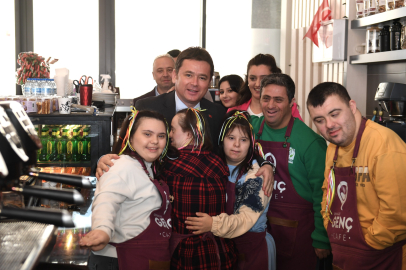 Down sendromlu bireyler bir günlüğüne kafe işletti