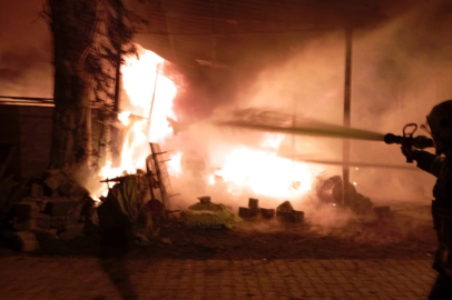 Patlama sesiyle uyandıklarında alevlerle karşılaştılar