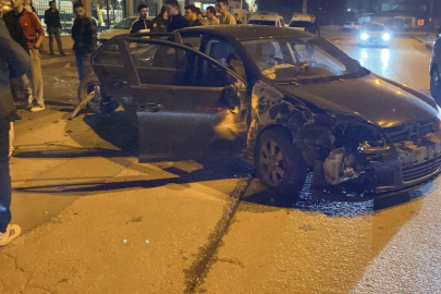 Bursa'da ehliyetsiz sürücü dehşet saçtı: 4 araca çarparak durdu